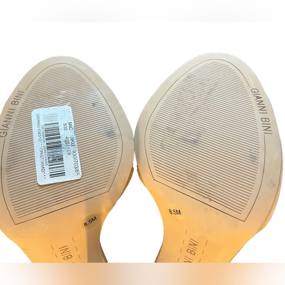 Gianna Bini Stiletto suede heels Size 8.5 Beige/Sand - Picture 3 of 7